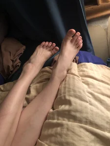 Cutefeetbigcock Public Bilde 2
