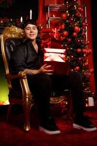 AbbySmiitth_ Merry Christmas 2025 Pic 7