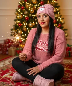 Sophia-Smith2 Merry Christmas 2025 Pic 2