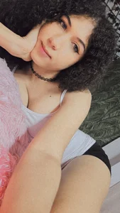 lilith_isabella25 Public Pic 2