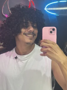 White ⚪️ de Straight_with_curls  9 Imagens