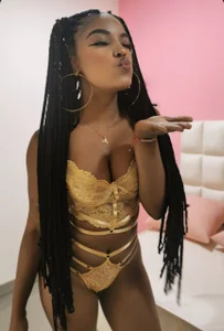 malu_horny_69 sexy ebony Pic 3