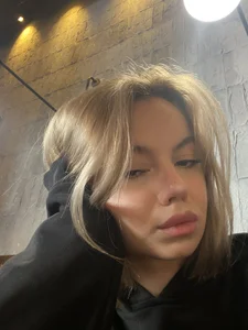 NicoleCaron Public Pic 2