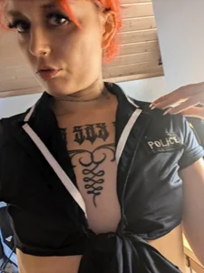 marijacucu Police 🥵 Bilde