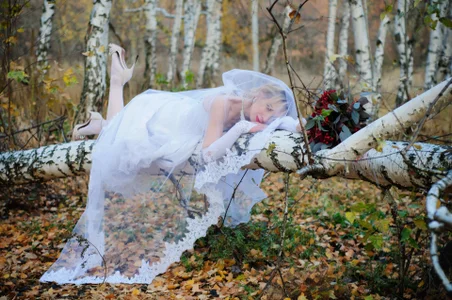 AdrianaSea Bride's Walk Pic 2