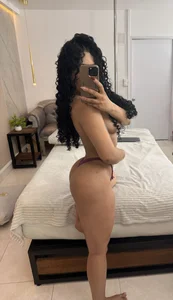 sally_rosses Had you seen such a sexy girl before in front of a mirror? 🥴 Pic 5