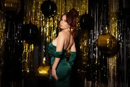 HannaSmiith New Year girl Pic 3