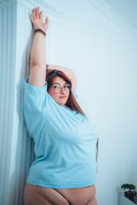 LauraHorny69: Public ( 3 фото)