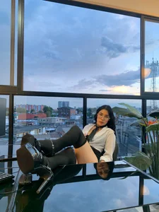 amara_foxx Public Gambar 2