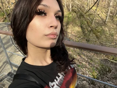 Christine_Mooree Public Pic 4