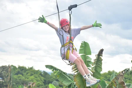 AlliciaKim trips টি ছবি