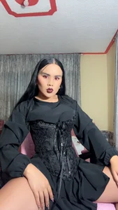 laure_torres Vampira sexy Immagine  3