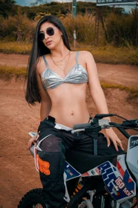 MeganWhite3 ♥ MOTOR STREET ♥ Pic 2