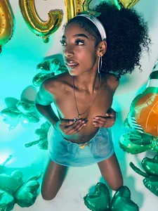 emmaalennox Happy saint patrick 🍀💚 Pic 3