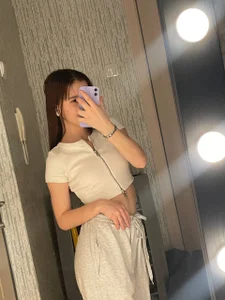 LouanneBrant Public Billede 6