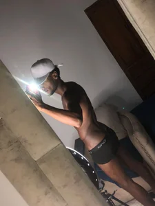 BennBrown Very hot brunette টি ছবি