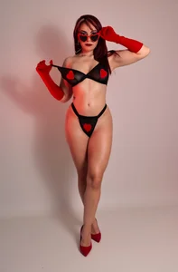 Zdjęcia zzoe_ 💄 Romance, skin and provocative looks:  6