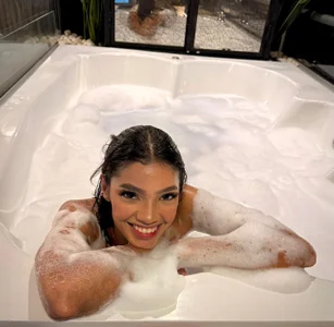 liagirl_cute: I would love to have you here with me! 🤎 ( 4 фото)