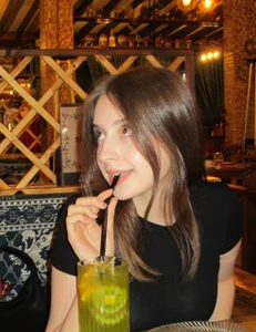 VenessaBatcheller Public รูป  2