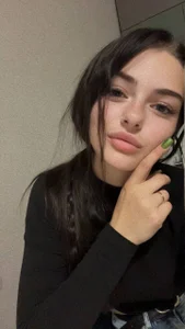 TianaWidell Public Foto 4