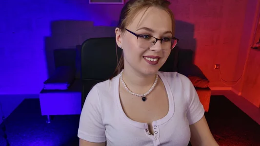Lila_Pitt make me smile and I'll make you smile back. Pic 2