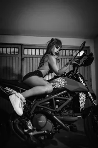 ScarlettRusso1: 🖤 ( 6 фото)