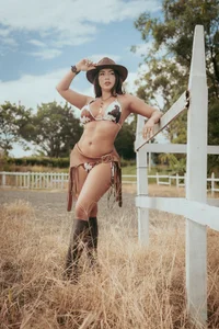 DannieSmith1 Hot Cow Girl Immagine  6