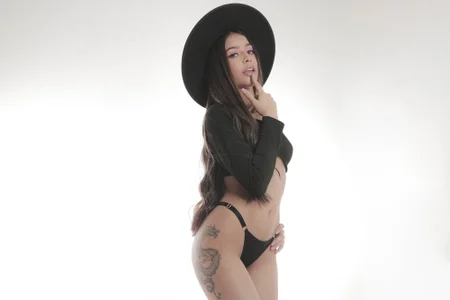 AmyDavis_ Amy's paradise Pic 2