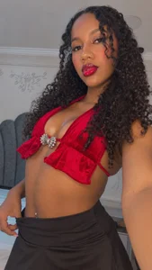 Tonight I’m here just to tempt you.💖🔥 de Chloe-Rose-  Imagens
