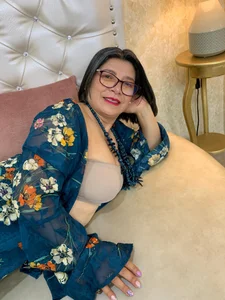 Madame_Jay Public Pic 4