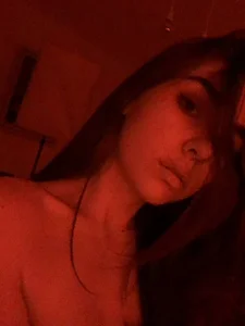 Mandy_Murphy feel me in red Pic