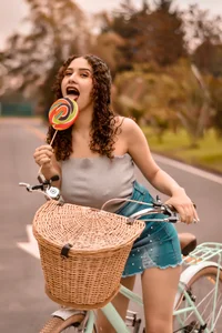 ValeryRossell Let's suck my lollipop Foto 9