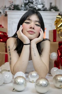 BillieBrownn Christmas 2025 🎄🎁 Immagine  7