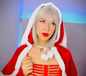 Eva__Walker Public slika