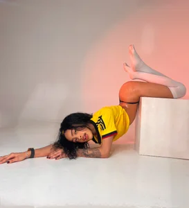 WORLD CUP MODE 🏆 ⚽ SEXY COLOMBIAN GIRL 🔥 od DanielaMorgans  3 snímek