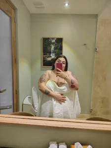 tiffany_laurens Jacuzzi time Pic 3