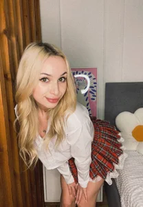 LanaMiracle Your lovely student Pic 4