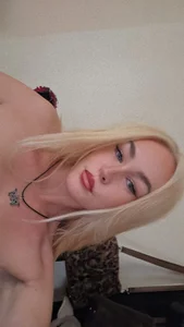 BlazingBaddie420のxxの 3枚の写真