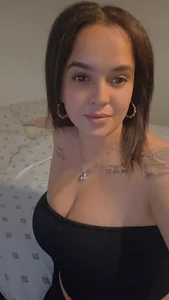 Busty-BrielleXX Public Gambar 2