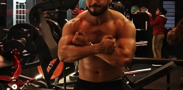 Vansh_is_crazy Public 사진