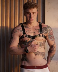 andre_canvass Alice & Andre Pic 3