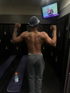 decentdong: Public ( 2 фото)