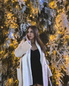 Lilly_boobs: Public ( 5 фото)