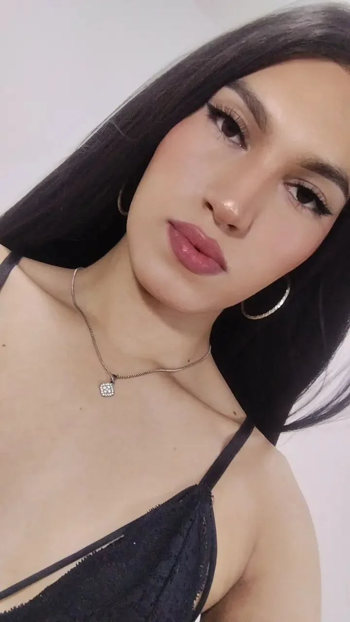 Elodie_hot_ Trending Plaatje 7710