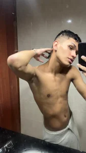 Public de LoganCarter_nom  3 Imagens