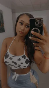 TinnaCobb 💙💜  3. fénykép