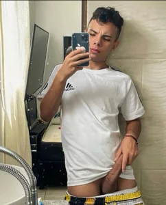 Alessandro_1610: Public ( 2 фото)