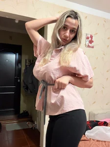 MaryBennetts Pusi reveals herself only under a heavy gaze slika 2