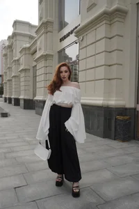 TinaBrook I dazzle the city with my beauty Pic
