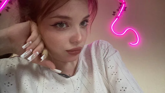 _Lily_Moon_ >>> >.< <<< Pic 4